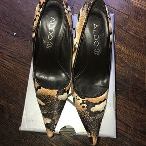 Beautiful DR BROWN PONY pumps model GUILLEMINA